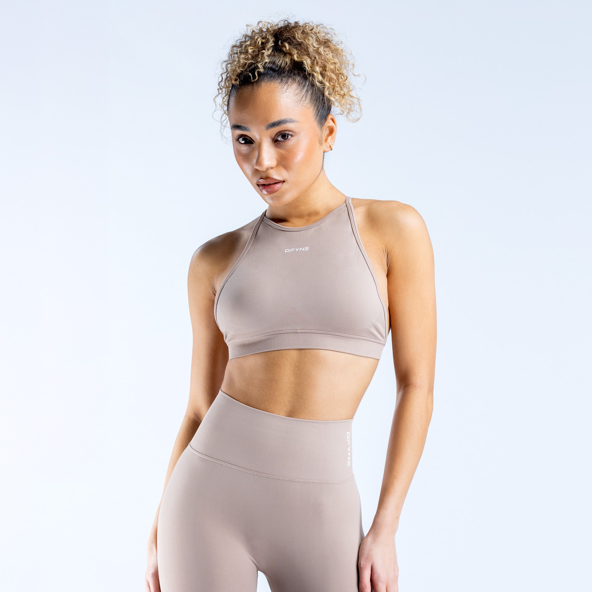 DFYNE Dynamic High Neck Backless Ženske Sportski Grudnjak Bež | PSHLG3516