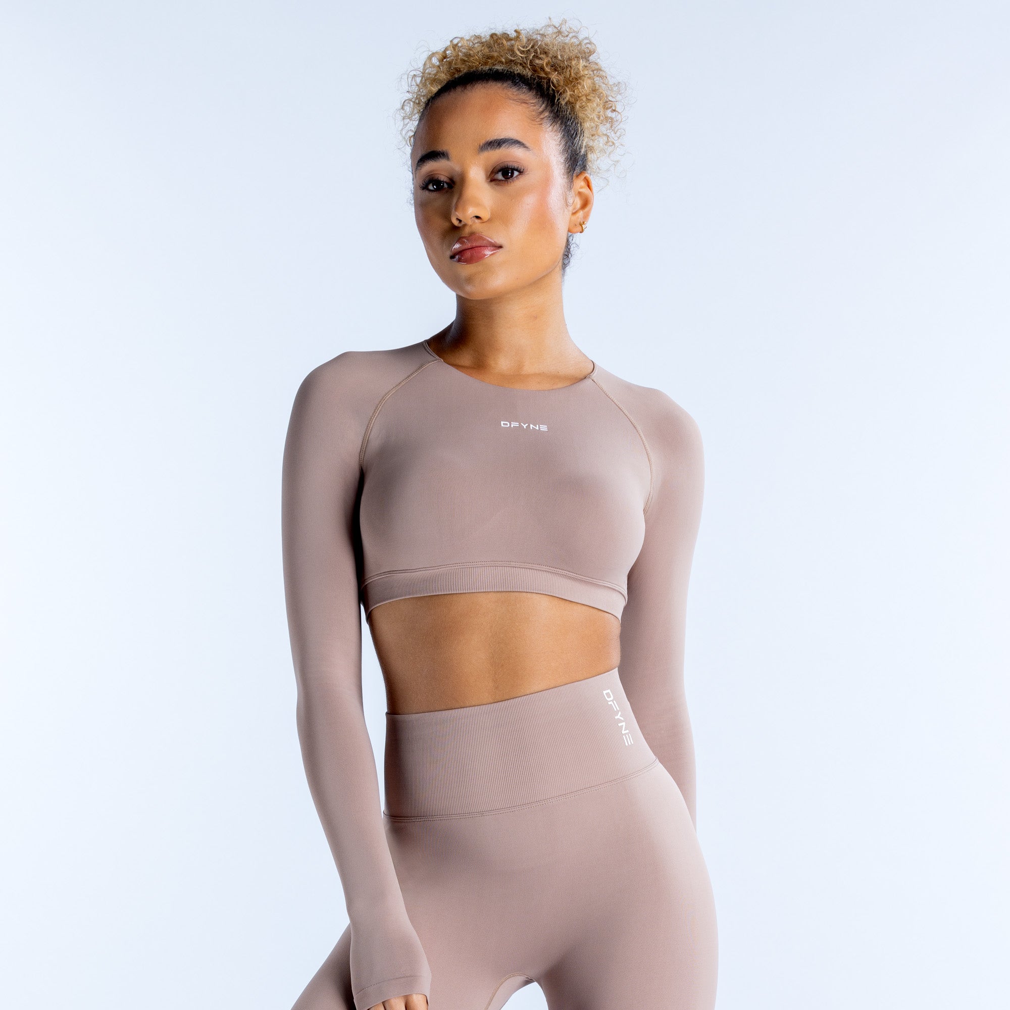 DFYNE Dynamic Long Sleeve Crop Ženske Top Bež | EBHCA2907